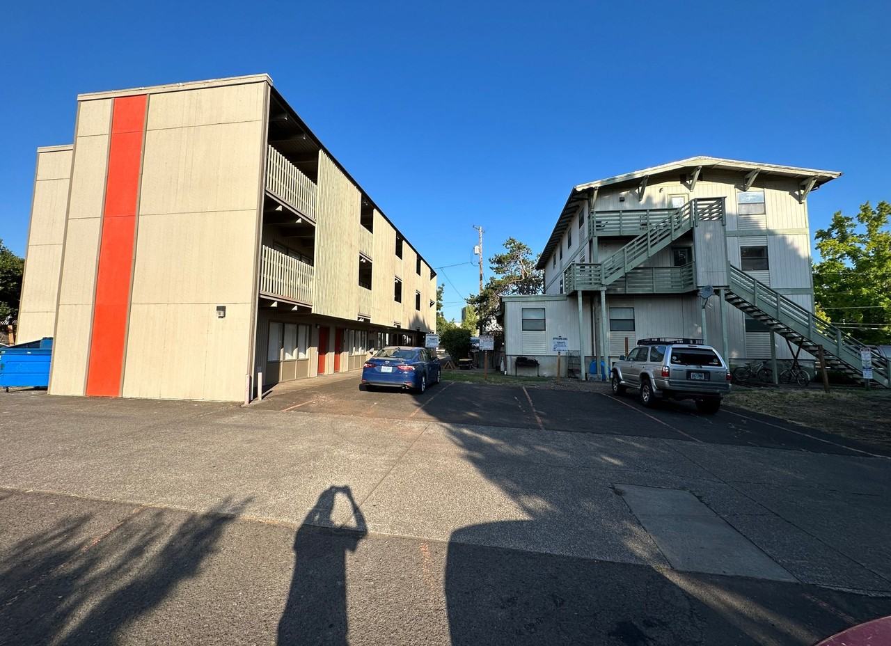 115 Nw 15th St - Photo 4 of 20