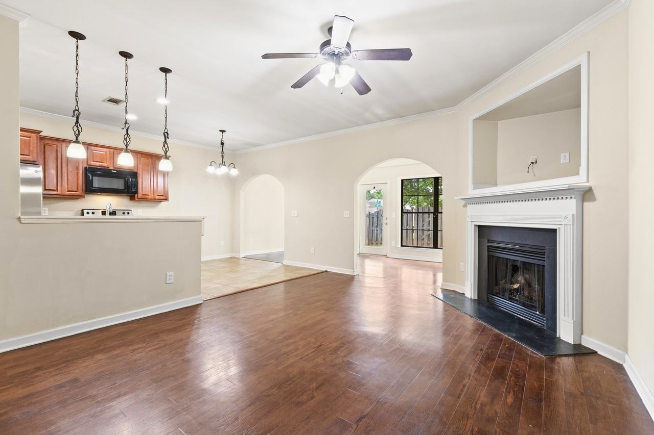 1951 Stephanie Ct #NA - Photo 2 of 11