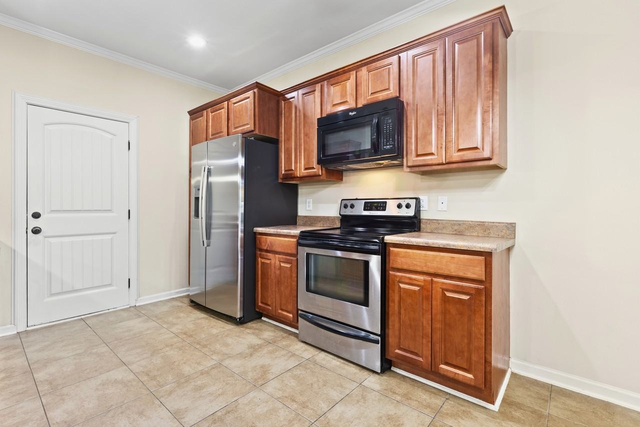 1951 Stephanie Ct #NA - Photo 5 of 11