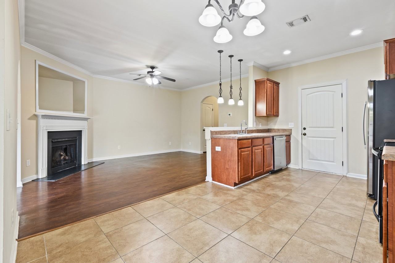 1951 Stephanie Ct #NA - Photo 6 of 11