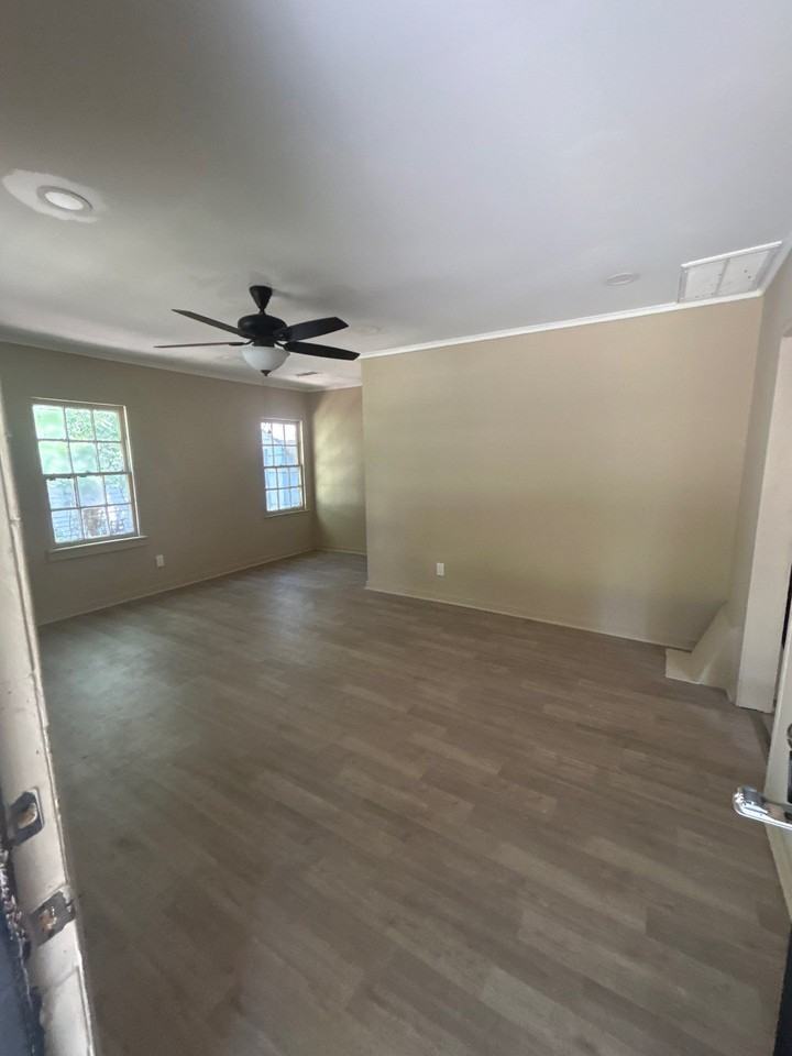 236 Decelle St #1 - Photo 3 of 10