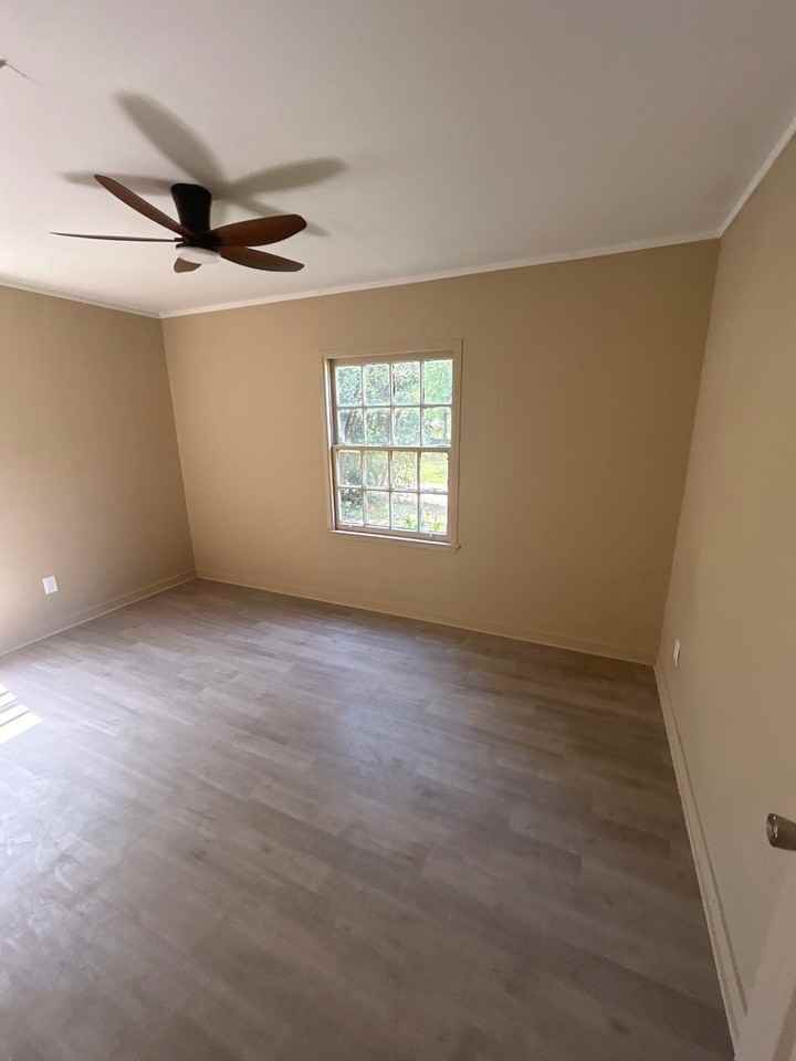 236 Decelle St #1 - Photo 6 of 10