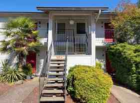 455 Se Lilly Ave Apt D #Apt D - Photo 1 of 1