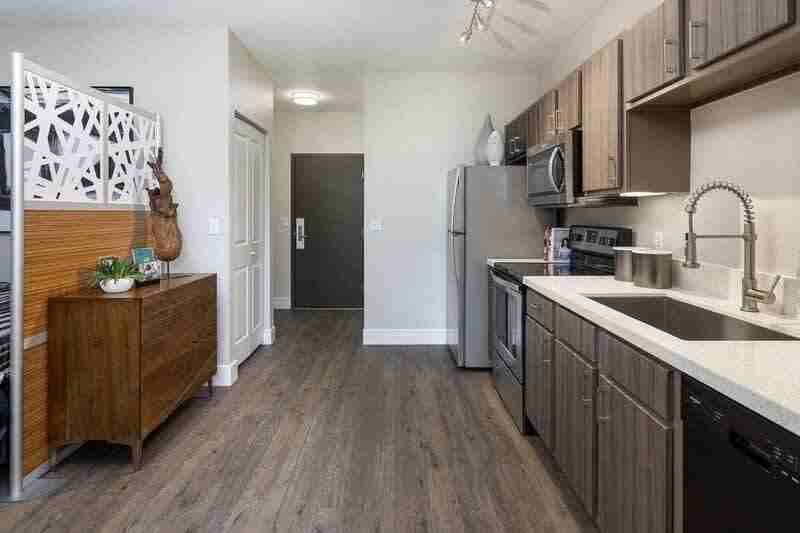 453 13th St - Photo 2 of 32