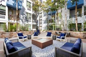 featured image of 453 13th St