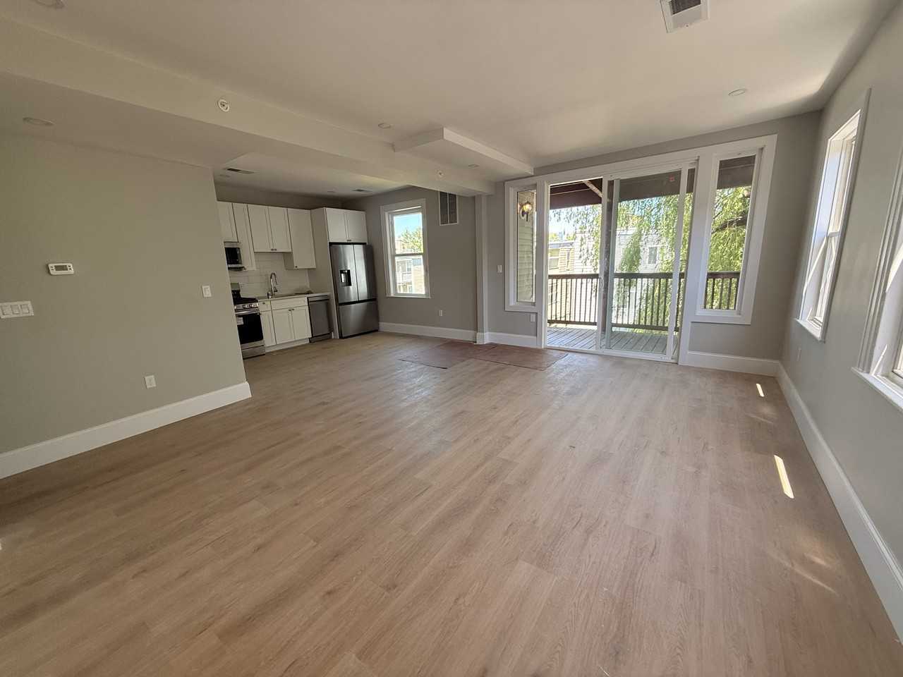 7 Thornley St #3 - Photo 6 of 10