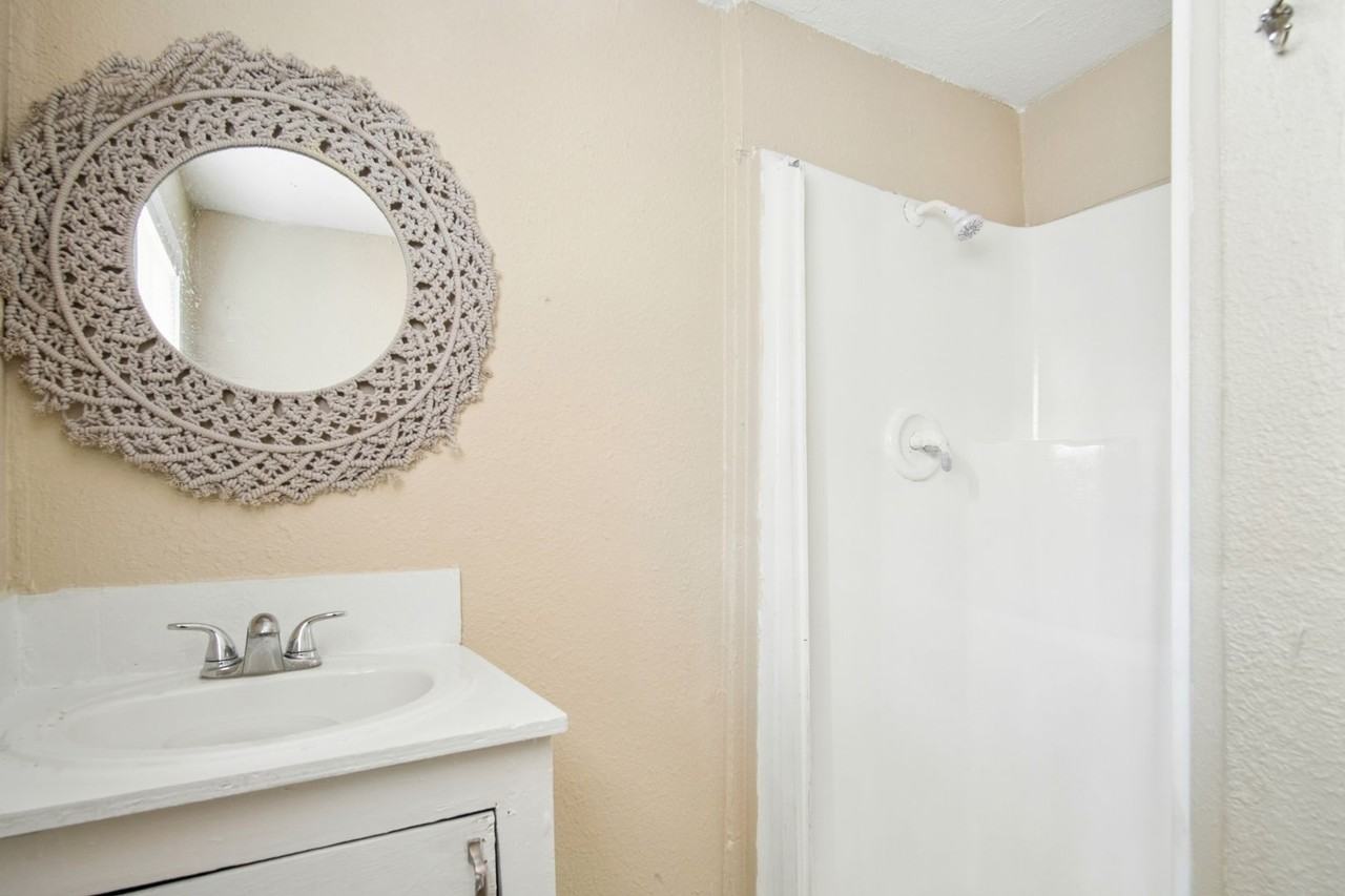 607 Gulf - Photo 3 of 23