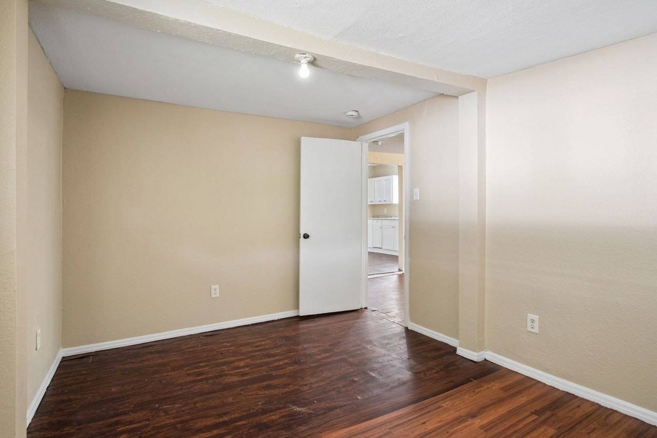 607 Gulf - Photo 7 of 23