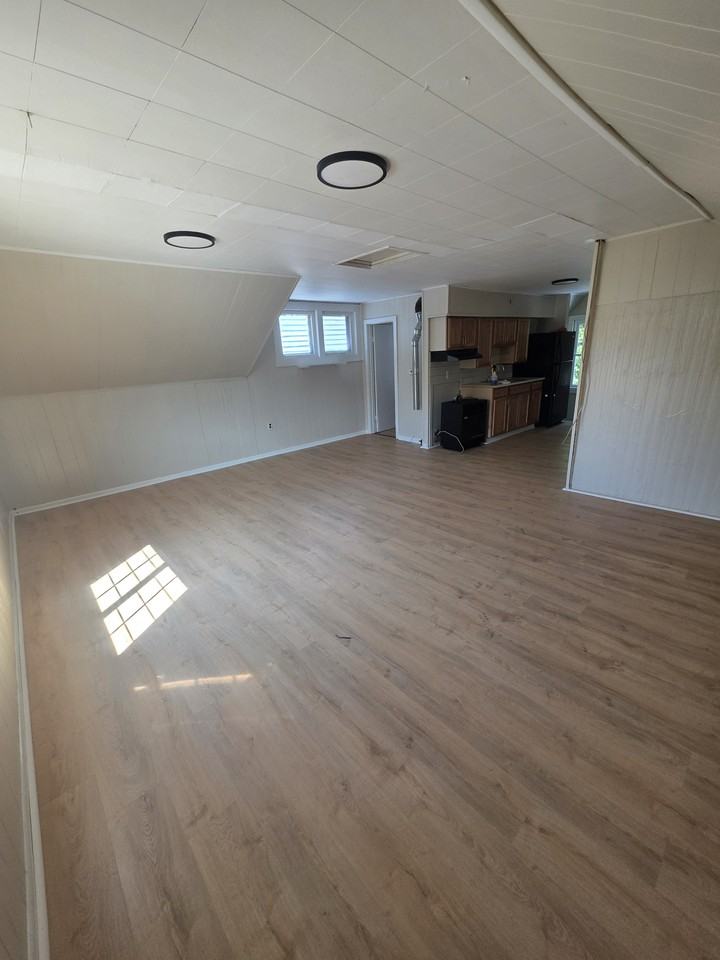 342 W 25th St 2nd Fl #2 - Photo 3 of 10