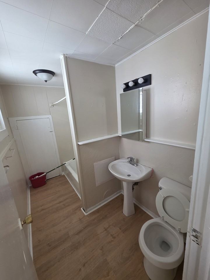 342 W 25th St 2nd Fl #2 - Photo 6 of 10