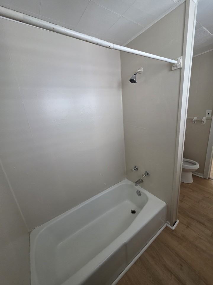 342 W 25th St 2nd Fl #2 - Photo 7 of 10
