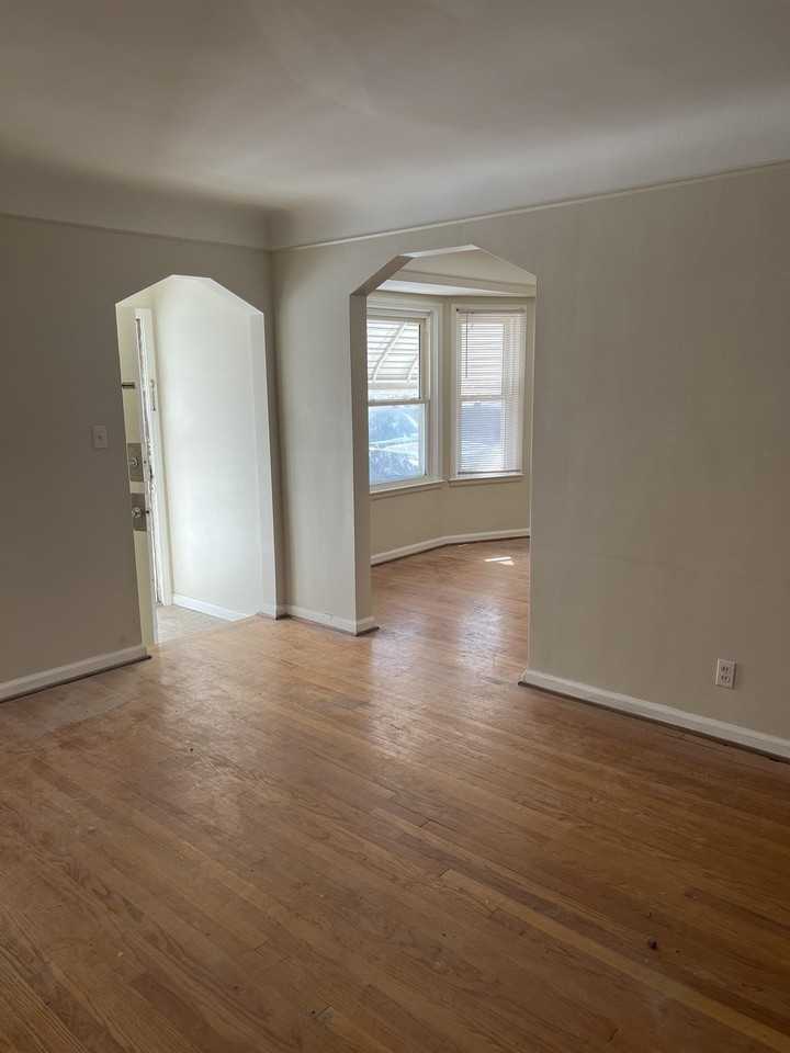 7451 Grandmont Ave #1 - Photo 5 of 18