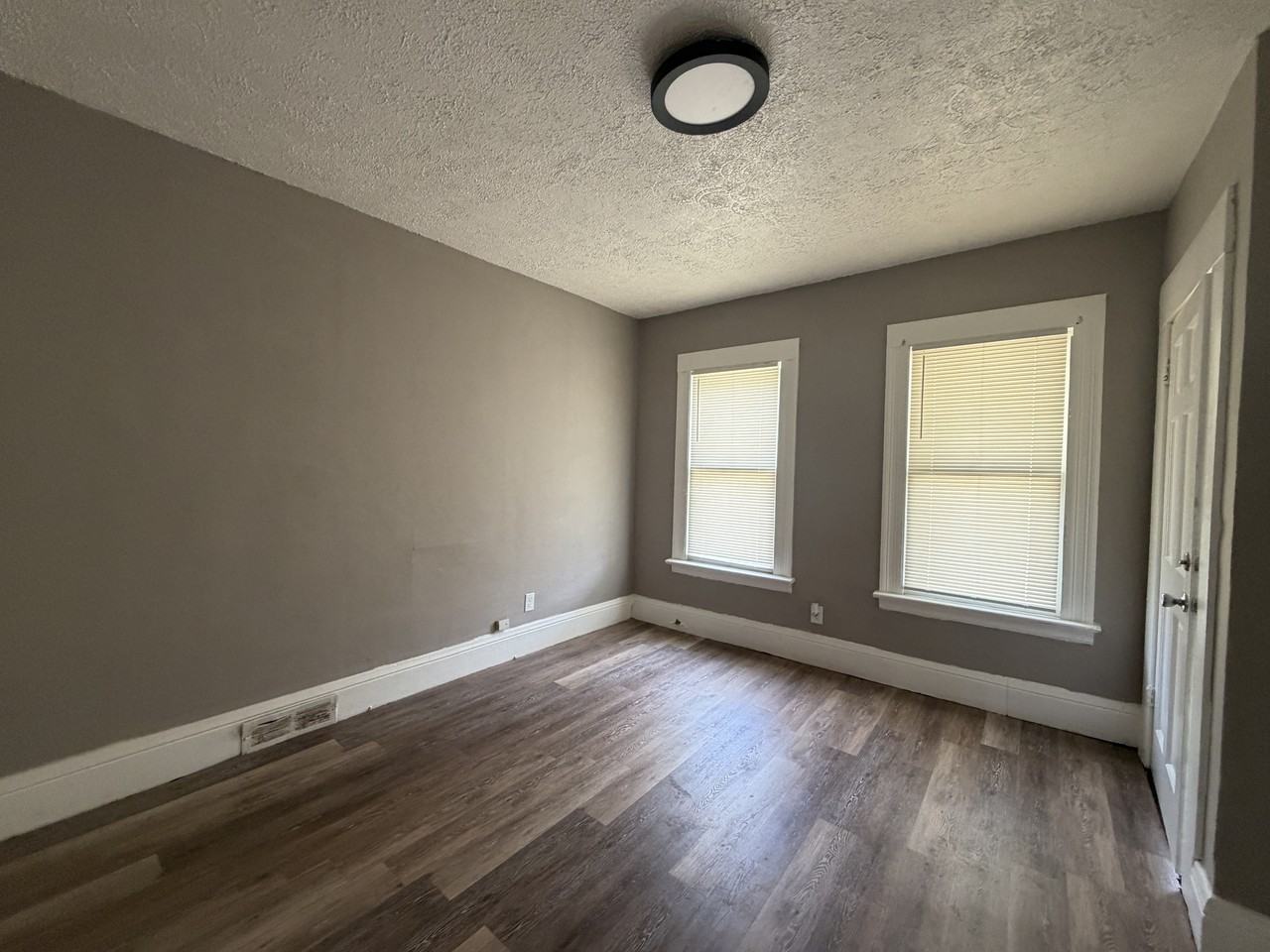 215-217 Emerson Street - 217 DN #217DN - Photo 7 of 8