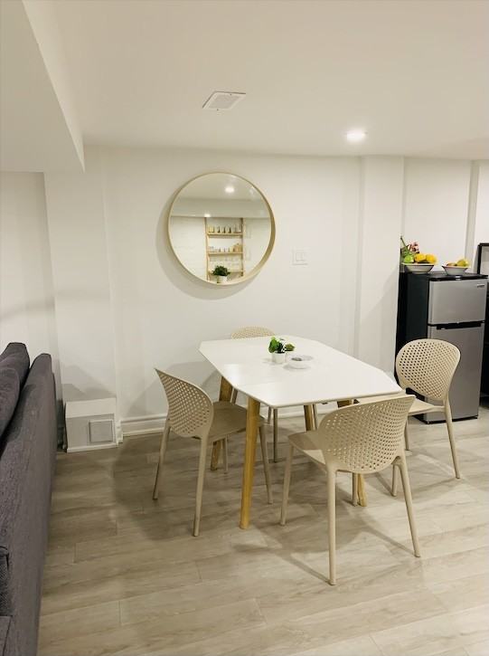 1267 King St W - Photo 6 of 10