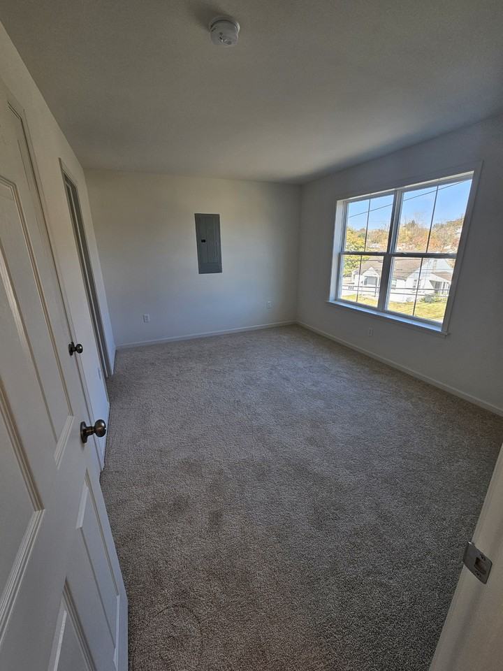231 E Fulton St #B - Photo 5 of 10