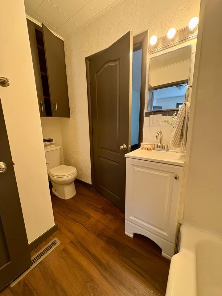 509 S Emporia St #1 - Photo 4 of 11