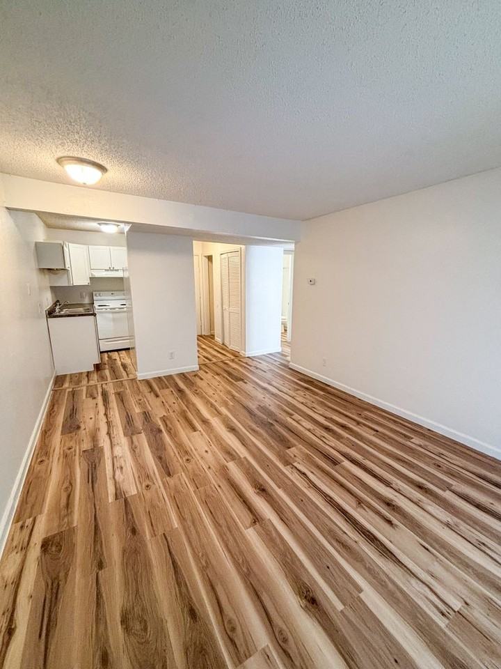 Vintage Apartments - Photo 4 of 16