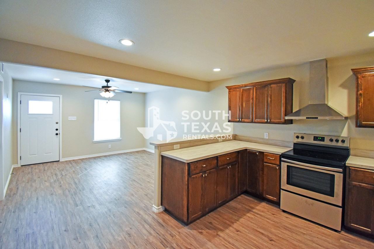 906 Simpson RdApt A #A - Photo 3 of 11