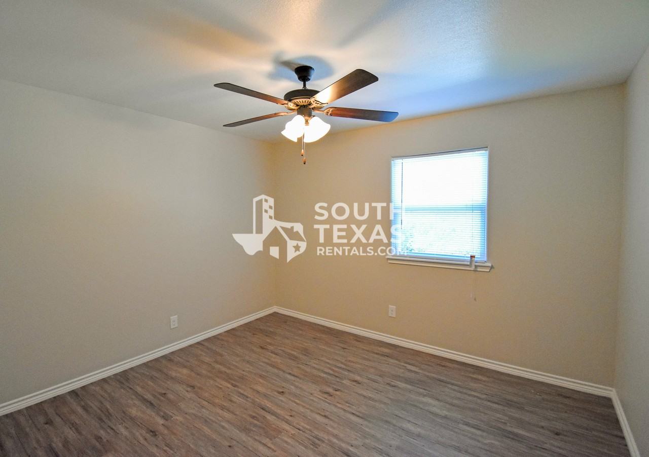 906 Simpson RdApt A #A - Photo 5 of 11