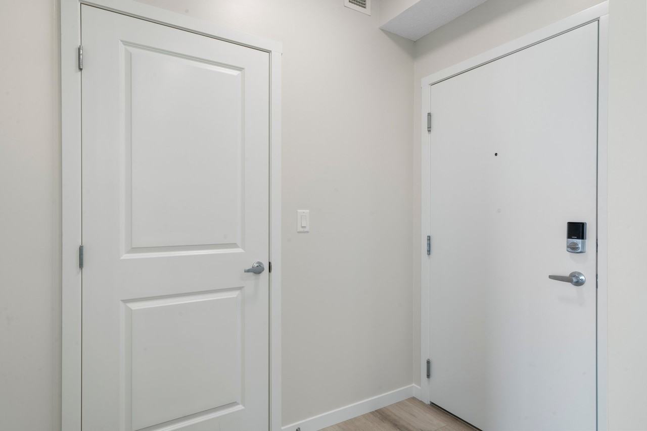 33 2211-33 Carringham Gate Nw #2211 - Photo 3 of 23