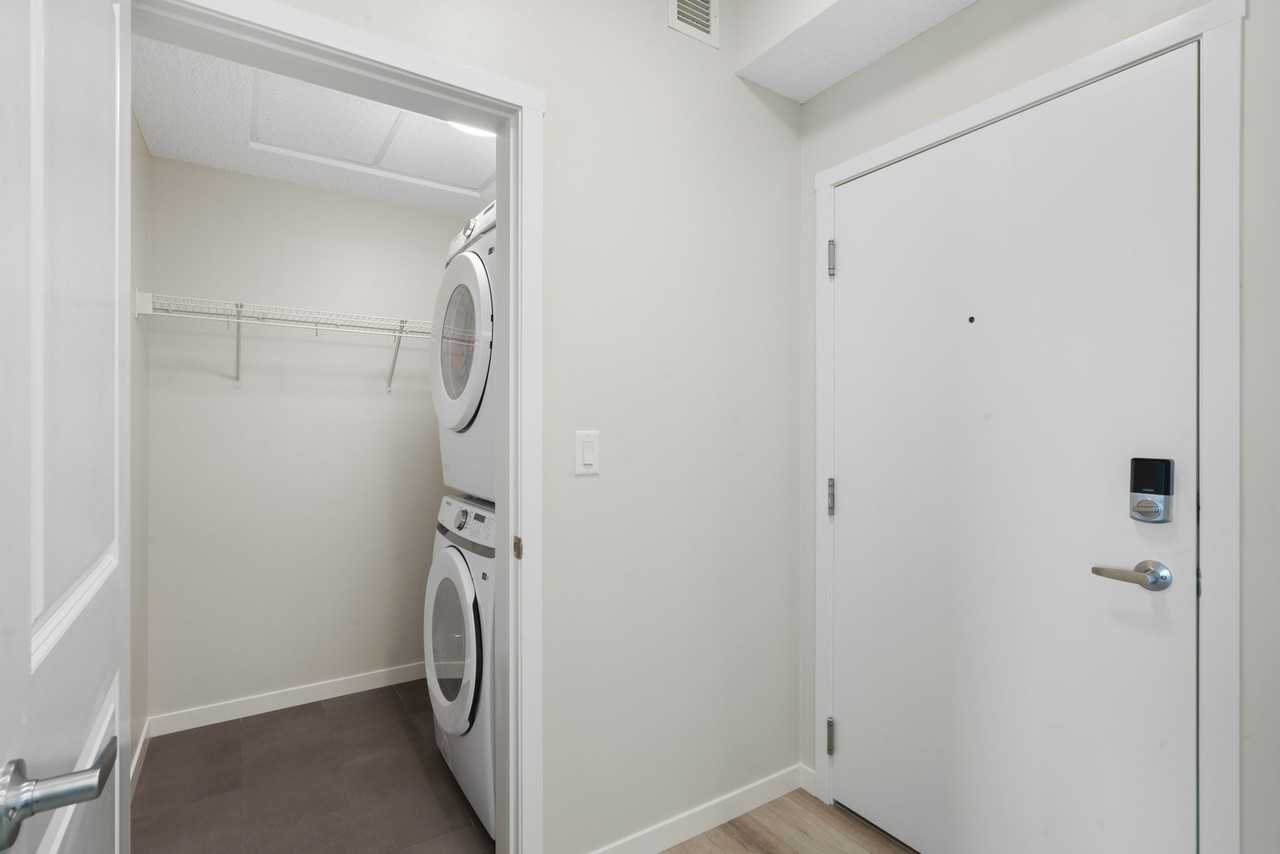33 2211-33 Carringham Gate Nw #2211 - Photo 4 of 23