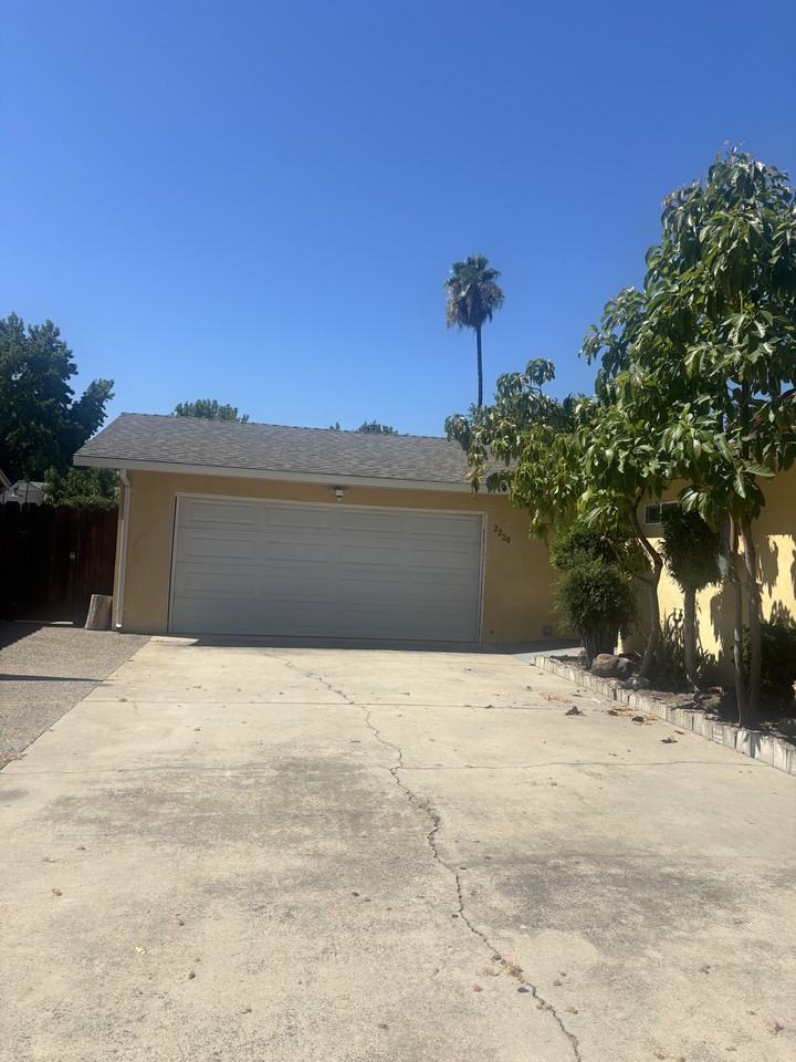 2220 Jeanine Dr - Photo 2 of 18