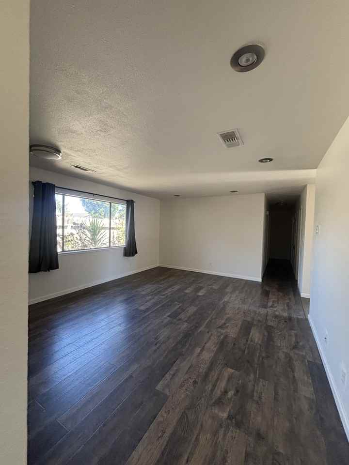 2220 Jeanine Dr - Photo 7 of 18