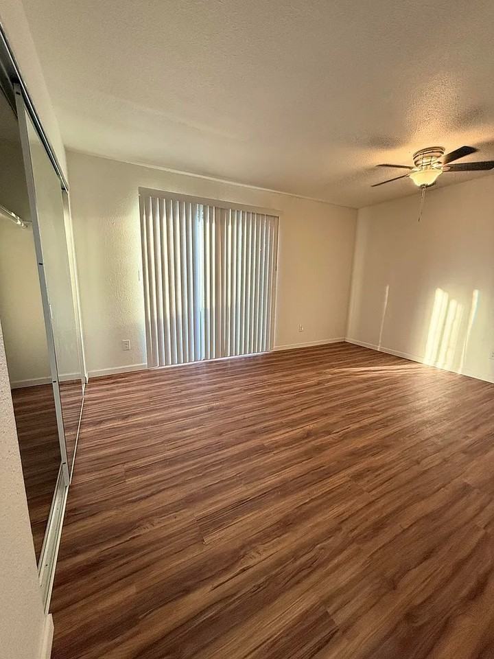 4535 W Paradise Ave #1 - Photo 7 of 9