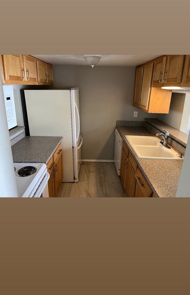 7140 Waterside Dr #1 - Photo 3 of 9