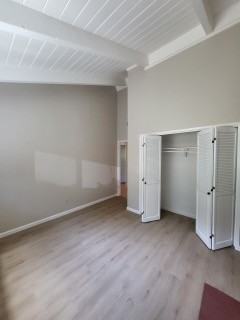 1095 Pacific St - Photo 4 of 8