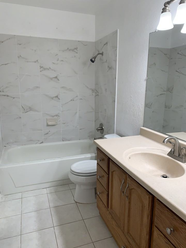 1871 Cherokee Dr #4 - Photo 4 of 18
