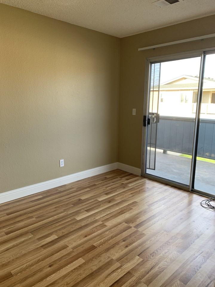 1871 Cherokee Dr #4 - Photo 5 of 18
