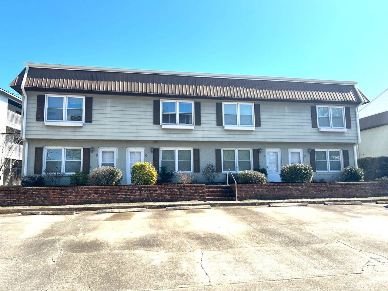 4805 Forest Dr - Photo 4 of 17