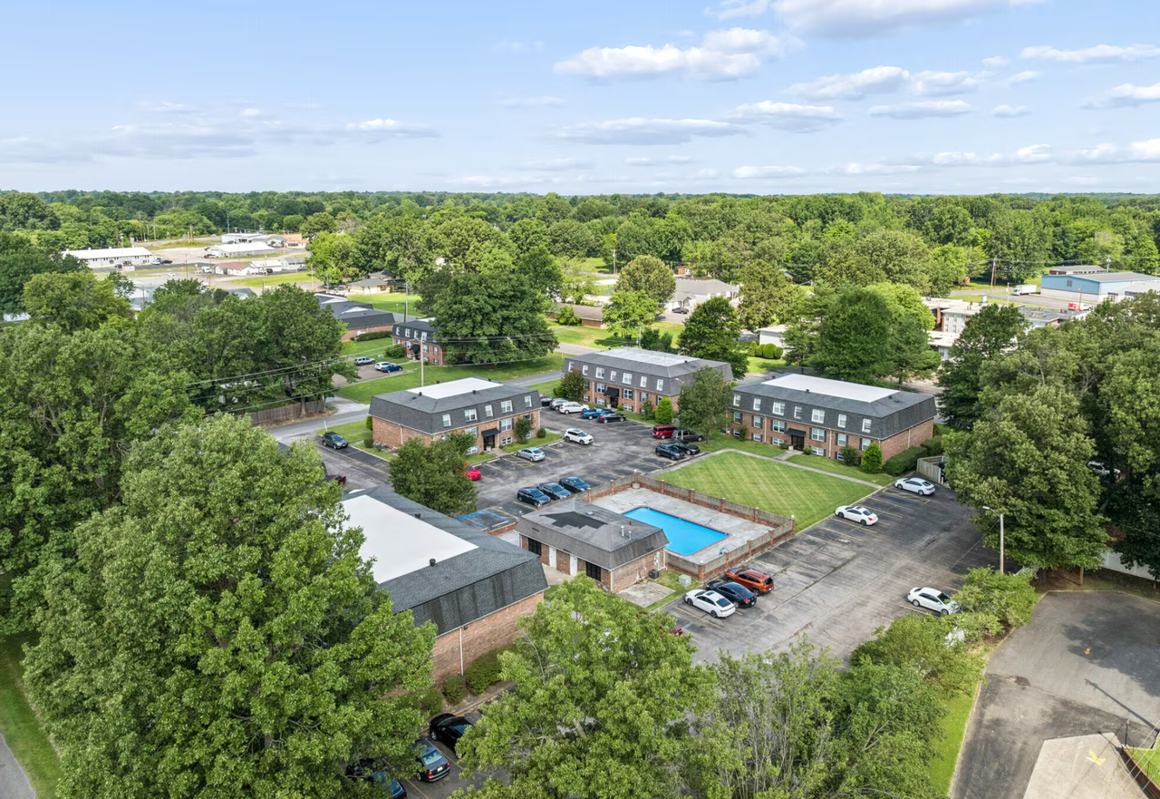 Riviera Apartments - Photo 3 of 10
