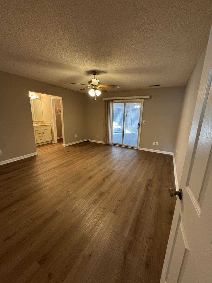 425 Spauldingwood Rd #1 - Photo 6 of 41