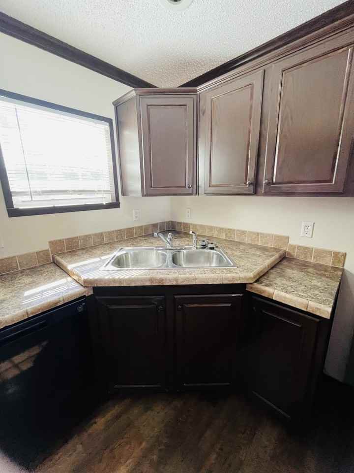 15621 Pine Ridge Dr #8 - Photo 6 of 33