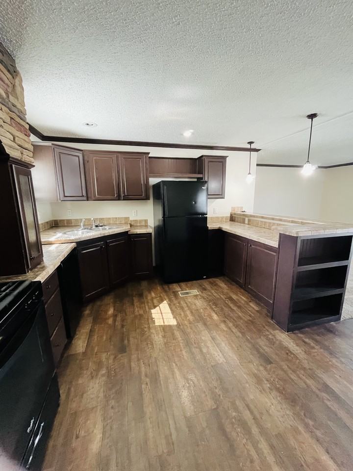 15621 Pine Ridge Dr #8 - Photo 7 of 33