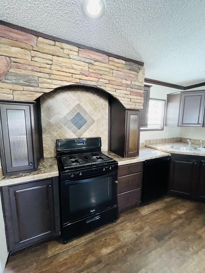 15621 Pine Ridge Dr #8 - Photo 6 of 30