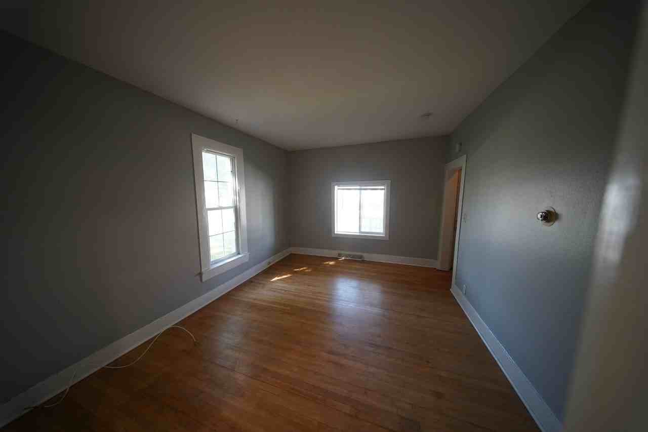 615 S Dewey St #1 - Photo 7 of 23