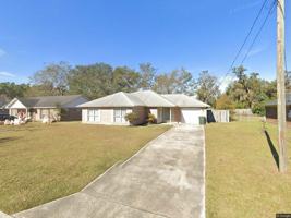 featured image of 1104 Ballard Dr #1