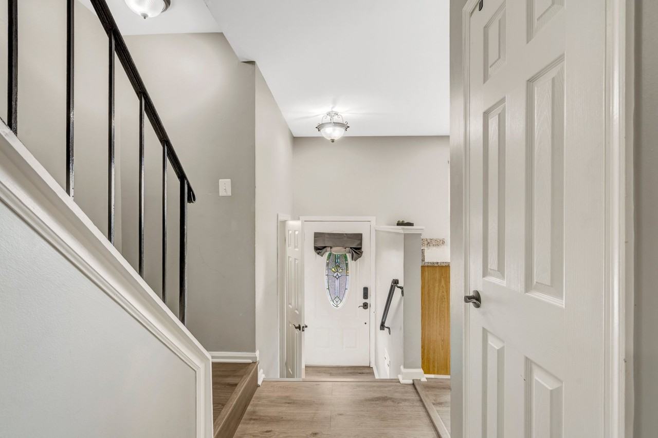 1848 Heather Glen Ct #1 - Photo 4 of 50
