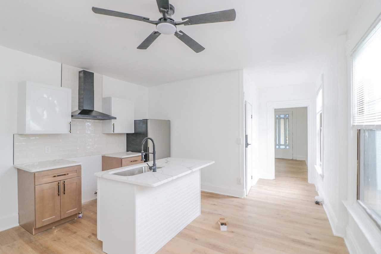 1527 Greenup St #1 - Photo 2 of 7