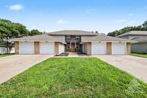 featured image of 1032 Ne Lindsay Ave #D