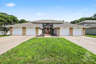 1032 Ne Lindsay Ave #D - Photo 1 of 1