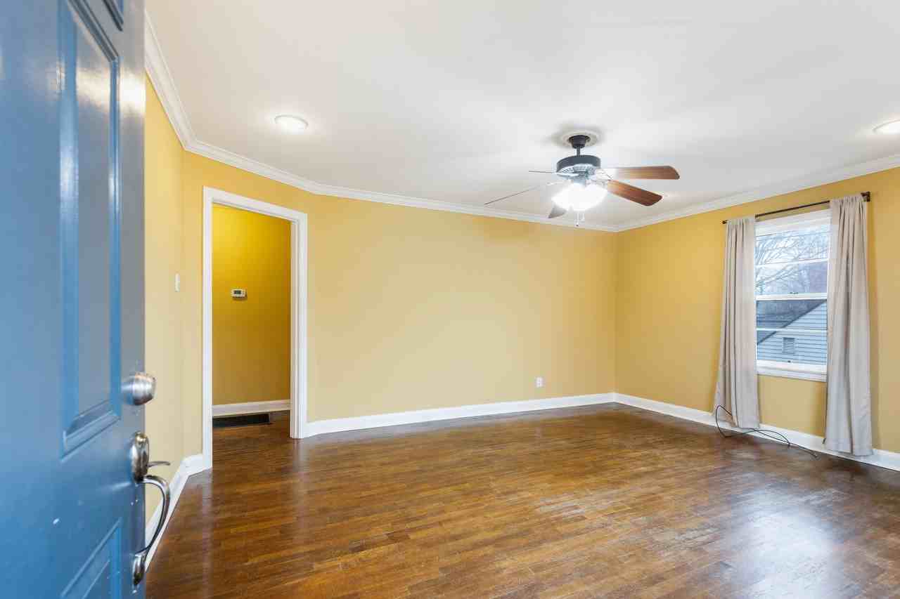 611 W Glenwood Ave #1 - Photo 4 of 22