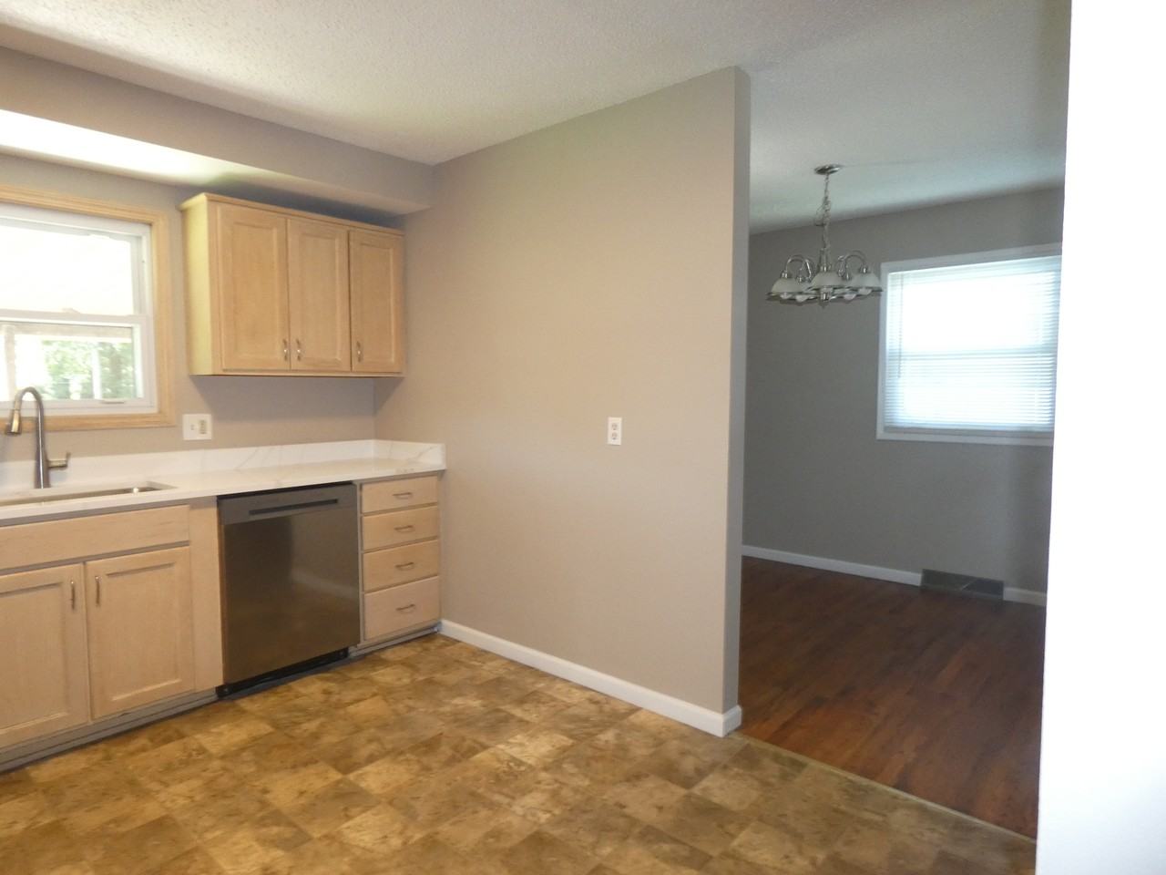5200 N Manchester Ave - Photo 6 of 27