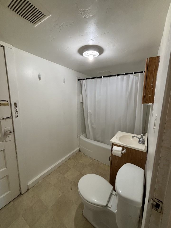 293 S Water Ave #2 - Photo 2 of 4