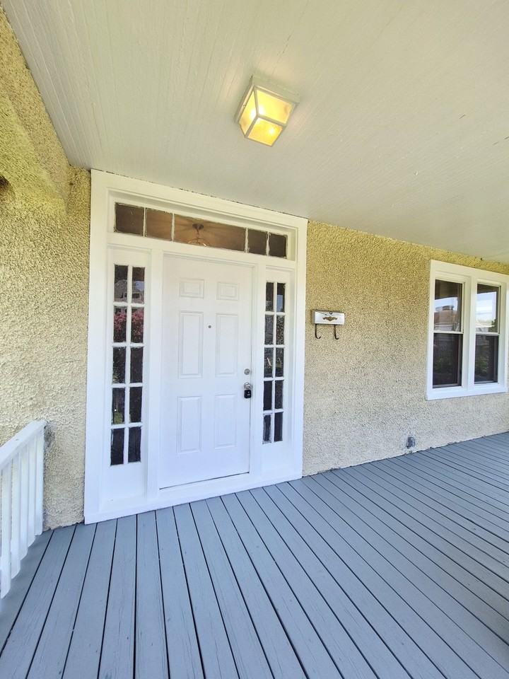 2113 Barton Ave #1 - Photo 4 of 42