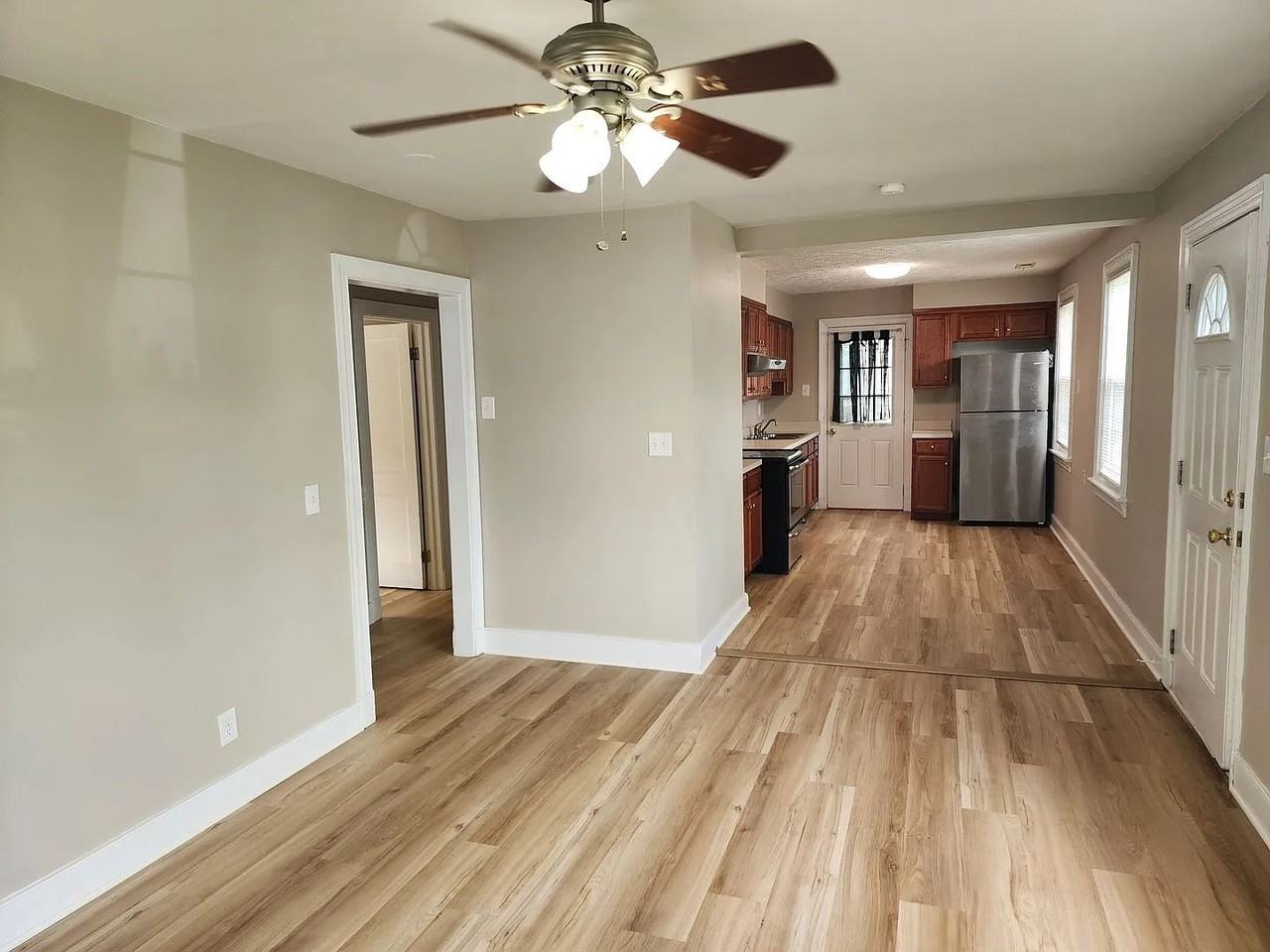 115 S Ivy Ave #115 - Photo 2 of 10