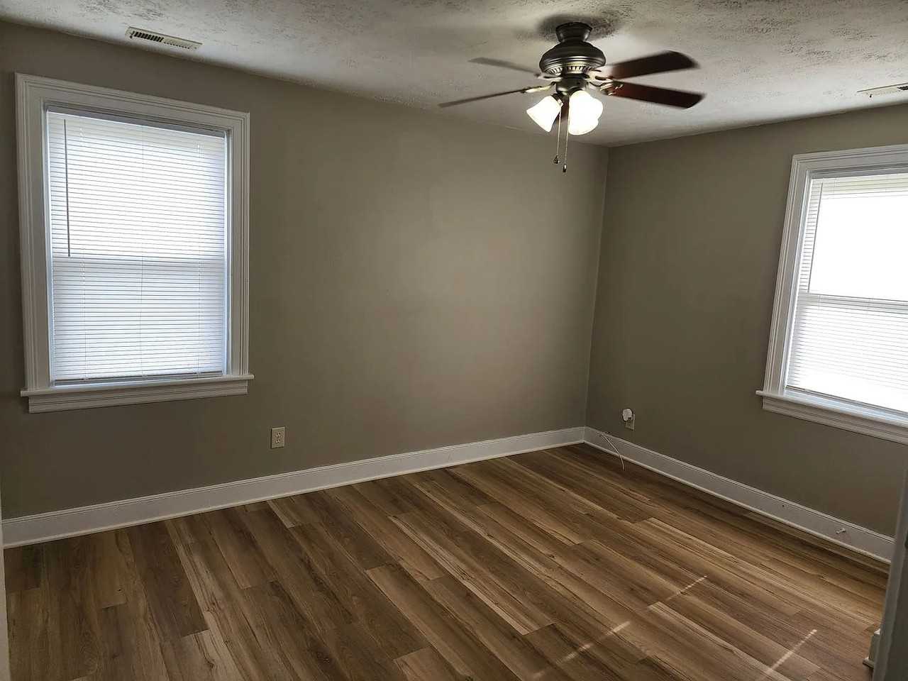 115 S Ivy Ave #115 - Photo 5 of 10
